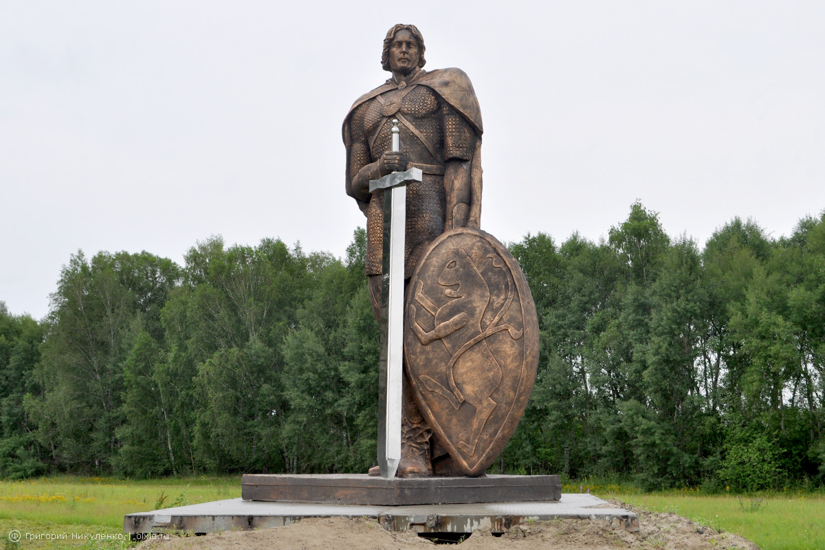 Памятник Александру Невскому в Таре